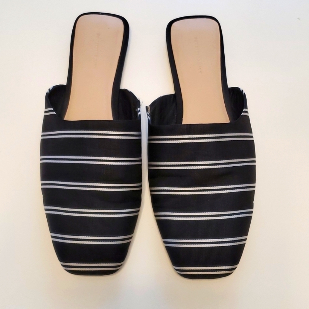 Something Navy Bowery Mule sz 9